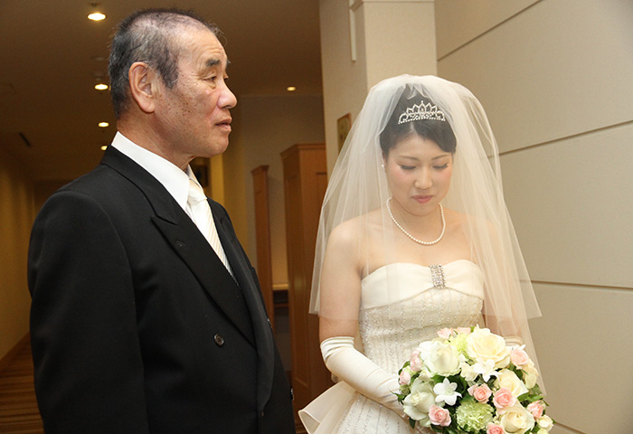 挙式前にお父さんと何を話したら良いか分からずドキドキしました