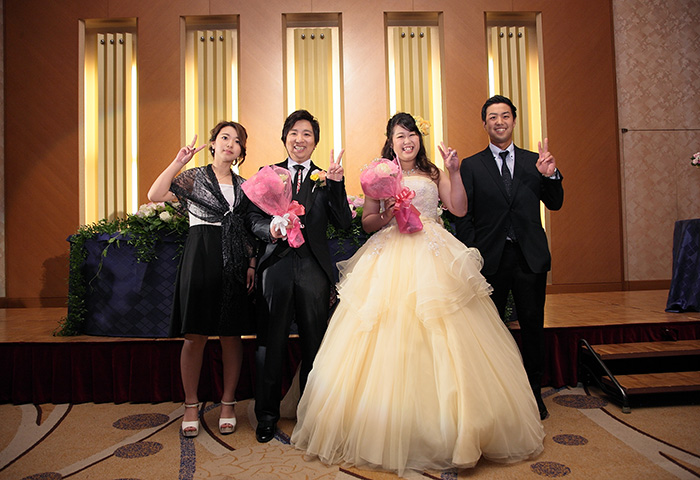 兄弟から花束もらったよ!<br />
大きくなった弟、妹と記念写真。<br />
これからも仲良くしようね